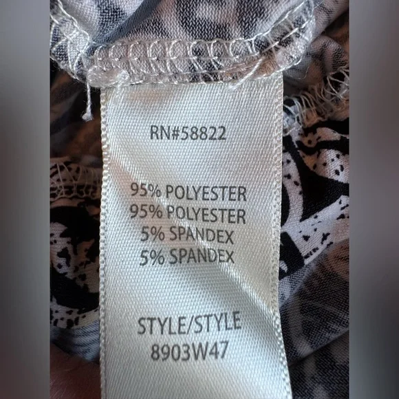 Max Studio Black and White Floral romper adjustable tie waist Euc medium - Picture 6 of 7